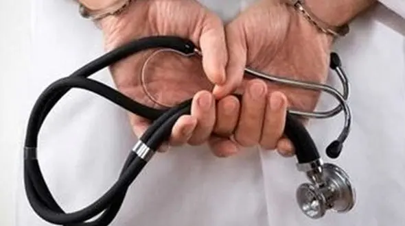 دستگیری پزشک قلابی در رشت