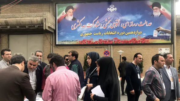 گزارش لحظه به لحظه از حواشی اولین مناظره کاندیدای انتخابات ریاست جمهوری 96 + عکس