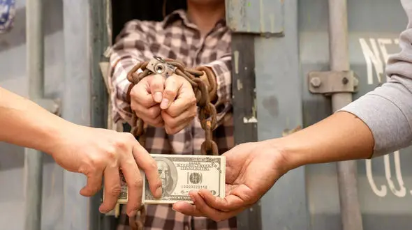 هر 30 ثانیه یک کودک در سراسر جهان قربانی قاچاق انسان می شود / سود این صنعت به طور میانگین، 150 میلیارد دلار در سال است