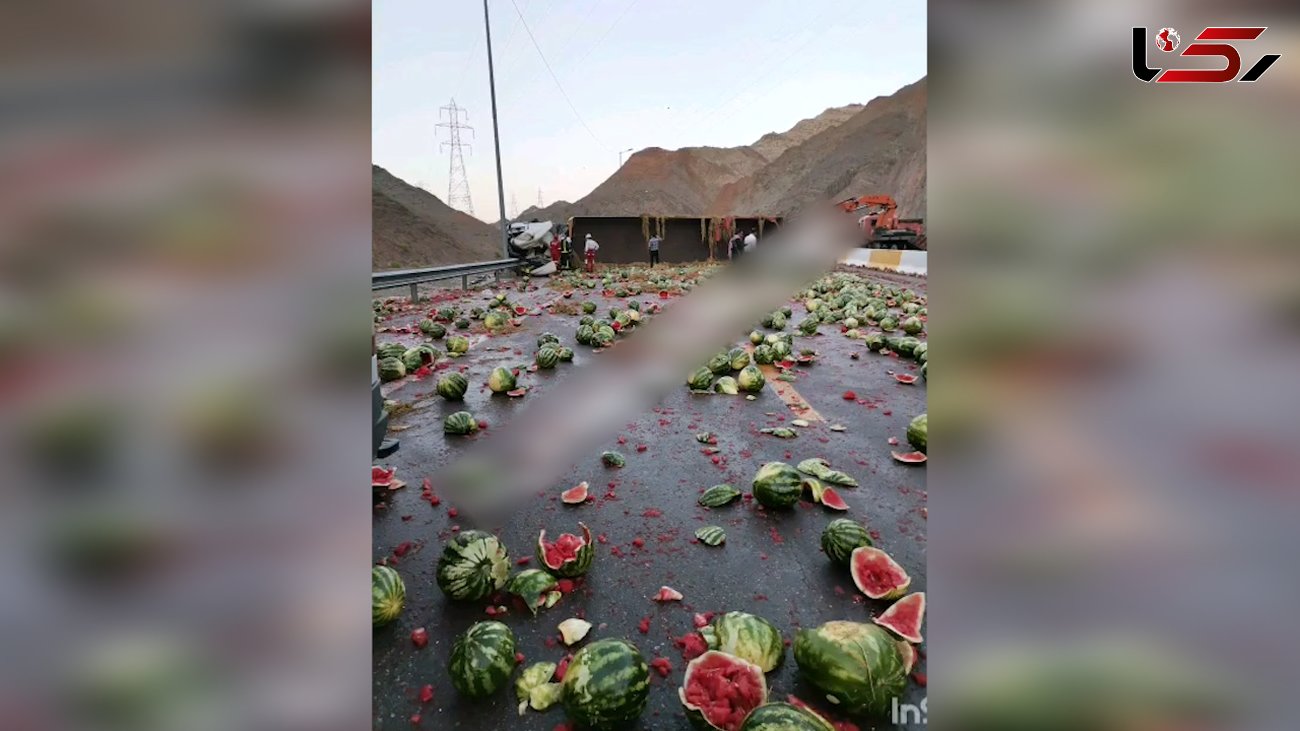 جاده کوله سنگی زاهدان پر از هندوانه شد + فیلم و عکس