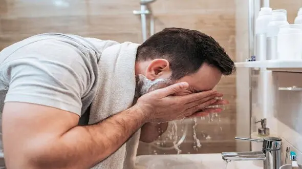 20 اشتباه رایج در شستشوی صورت