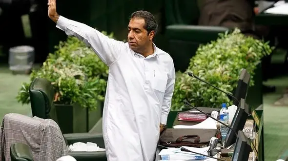 نماینده جنجالی سراوان در بیمارستان بستری شد+ عکس
