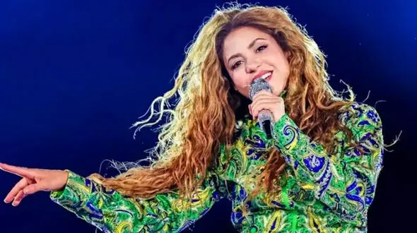 عکس / درخشش 200 هزار کریستال روی لباس شکیرا در جام جهانی 2026 