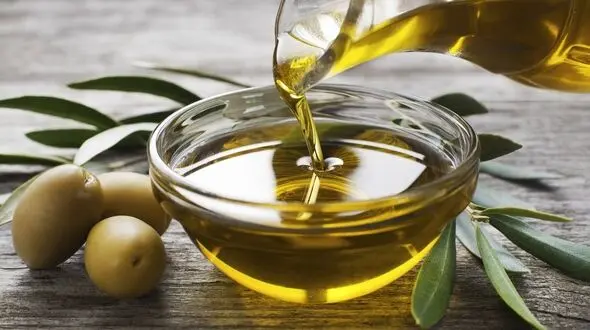 ترفندهای طبیعی و خانگی برای از بین بردن تیرگی آرنج