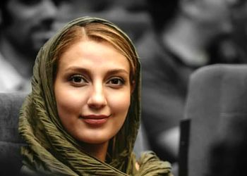 فیلم / نگاهی به چیدمان شیک و مینیمال آشپزخانه خانه حدیث میرامینی و همسر بازیگرش/ از کابینت‌های پاستیلی تا لوازم برقی مدرن و نورپردازی دلنشین و....