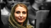 فیلم / نگاهی به چیدمان شیک و مینیمال آشپزخانه خانه حدیث میرامینی و همسر بازیگرش/ از کابینت‌های پاستیلی تا لوازم برقی مدرن و نورپردازی دلنشین و....