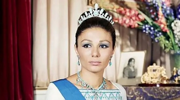 عکس های دکوراسیون شاهانه به سبک فرح پهلوی در کاخ نیاوران !