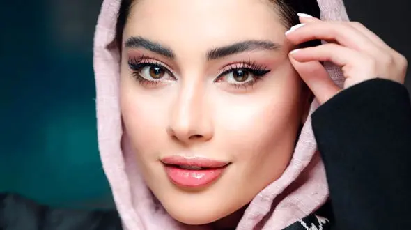 سلفی دونفره خانم بازیگر معروف ایرانی و شهره خراسانی / ترلان پروانه بدون آرایش هم زیباست !