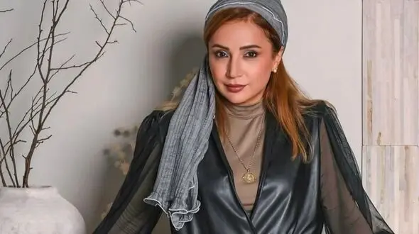 فیلم مستند حیات وحش دبی و دریاچه عشق از دوربین شبنم قلی خانی/ خانم بازیگر مبهوت تبدیل بیابان به دریاچه و کوچ حیوانات شده 