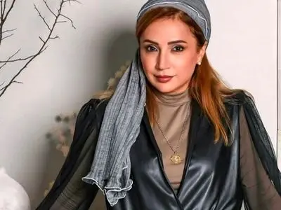 فیلم مستند حیات وحش دبی و دریاچه عشق از دوربین شبنم قلی خانی/ خانم بازیگر مبهوت تبدیل بیابان به دریاچه و کوچ حیوانات شده 