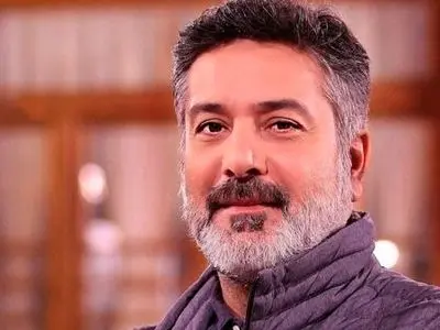 بیوگرافی مختصر و مفید حمیدرضا پگاه بازیگر آوای باران؛ از علاقه‌اش به کارتون سوپرمن تا مبلغ اولین دستمزدش+عکس همسرش نغمه و دخترش حنا