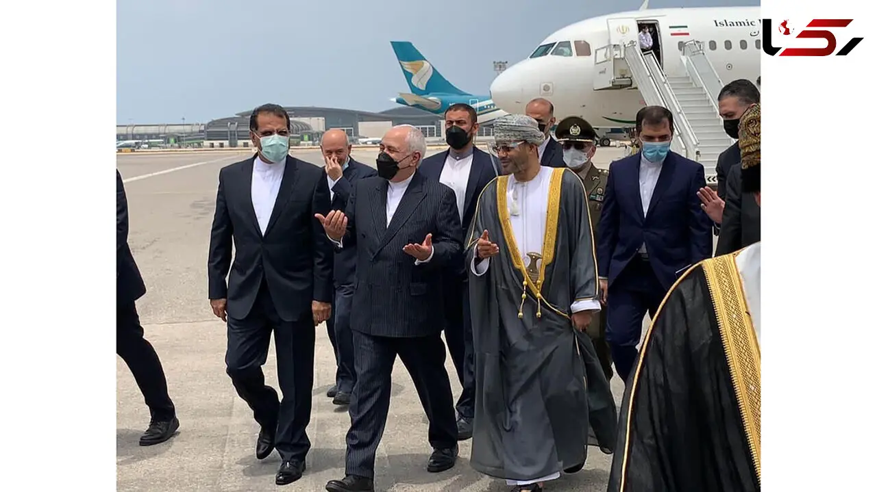ظریف دقایقی پیش  وارد مسقط شد