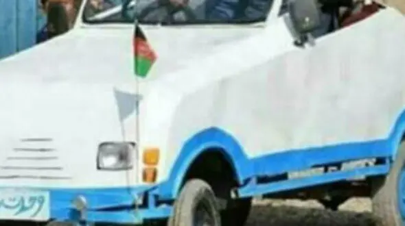 دانش آموز افغانی خودرو ساخت
