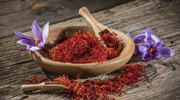 اینفوگرافیک/ کاهش شدید قیمت زعفران ایرانی در بازار
