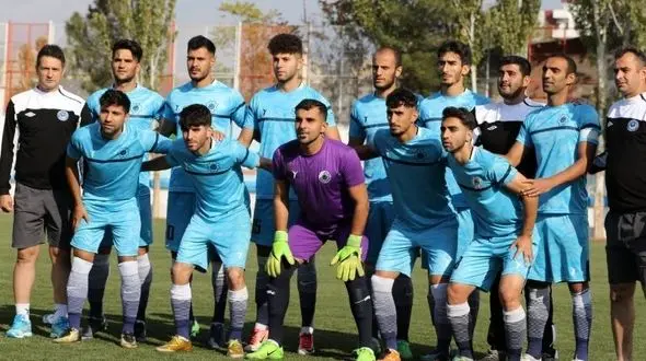 ابتلای هفت بازیکن فوتبال به کرونا