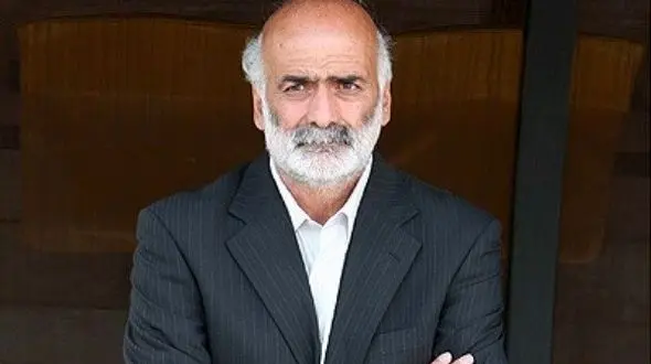 کربکندی: تیمی در حد قهرمانی ندیده‌‌ام/ بازیکنان لیگ با جسارت بازی نمی‌کنند/ برخی مربیان زمین بازی را با محله خود اشتباه گرفتند