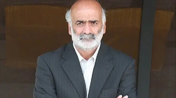 کربکندی: تیمی در حد قهرمانی ندیده‌‌ام/ بازیکنان لیگ با جسارت بازی نمی‌کنند/ برخی مربیان زمین بازی را با محله خود اشتباه گرفتند