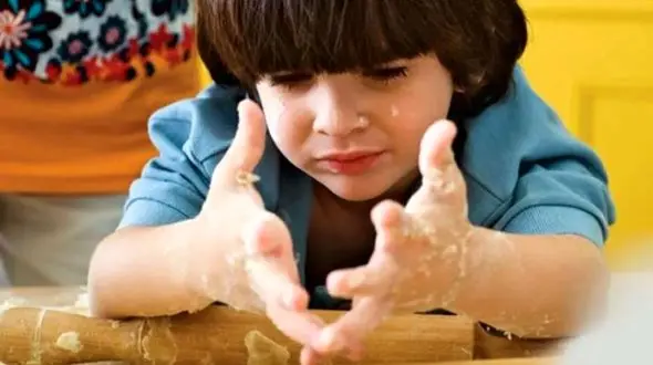 چرا کودکان دچار وسواس می‌ شوند؟ با دلایل آشنا شوید