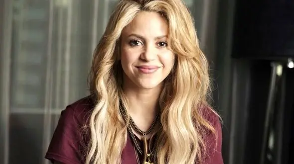  دردسرهای گردنبند شکیرا + عکس 