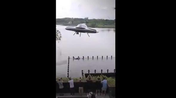 تصاویر جدید از پرواز بشقاب پرنده در آسمان شنژن چین / فیلم