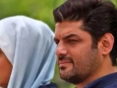 فیلم /  سام درخشانی  : من با نرگس محمدی ازدواج کردیم ... همه به ما تبریک گفتند حتی راننده تاکسی‌ها و.. اما بعدش ... باید دلخور باشم ...