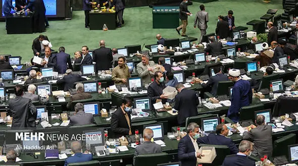  اولین کارت زرد مجلس به دولت رییسی