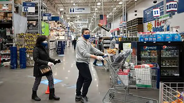 این زن وسواس کرونا دارد + فیلم 