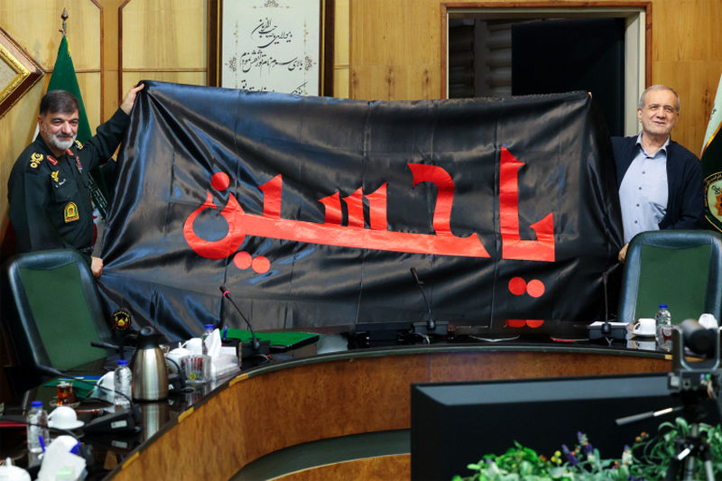 دیدار دکتر مسعود پزشکیان با فرماندهان فراجا و بازدید از ستاد فرماندهی انتظامی در سه شنبه 15 مهر 1404