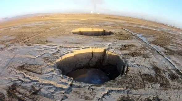 فرونشست زمین به خانه ساکنان 4 استان ایران رسید / حمله فرونشست به سلامت جسم و روان ایرانیان