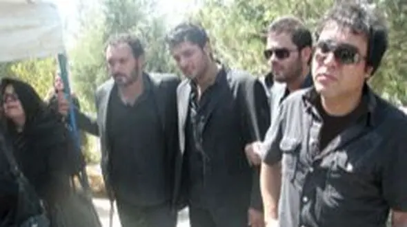 نگاهی به حضو بازیگران در مراسم ختم پدر سام درخشانی / از کامبیز دیرباز و پژمان بازغی تا دیگر بازیگران / روحش شاد