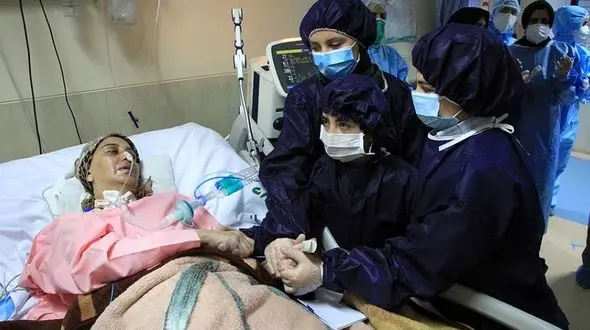 درد دل پرستار یزدی با رئیس‌جمهور /

 ۳ ماه در آی‌سی‌یو بستری بود و ونتیلاتور تنفس می کرد 
