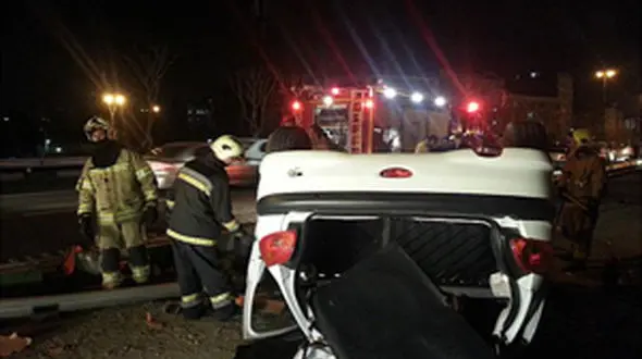 واژگونی عجیب 206 در بزرگراه حکیم+ عکس