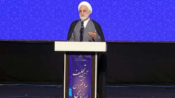 امروز وظیفه ما در قبال نظام اسلامی و مردم بسیار سنگین است