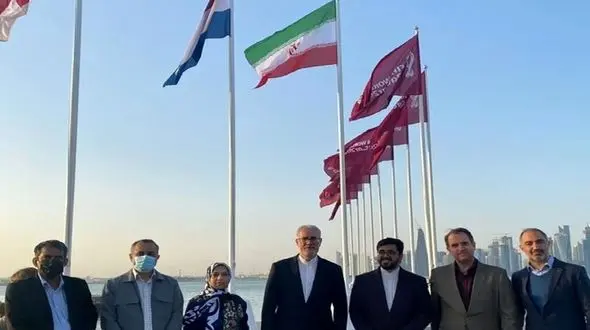 اهتزار پرچم ایران در قطر در پی راهیابی تیم ملی فوتبال به جام‌جهانی