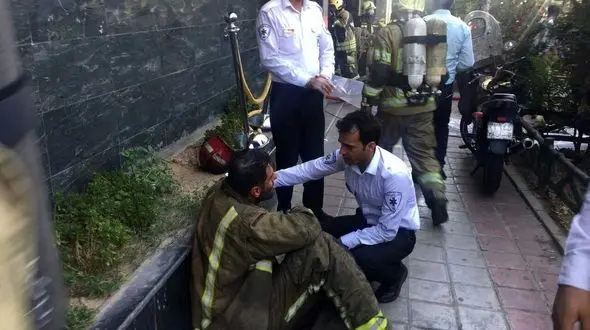 خطر مرگ برای  15 آتش نشان در آتش سوزی برج آناهیتای جردن + عکس 