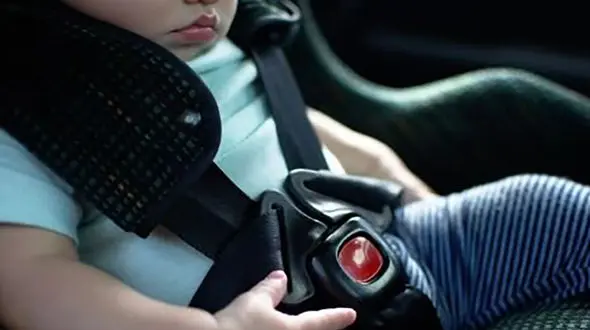 چرا ماشین‌های داغ برای کودکان بسیار خطرناک هستند؟