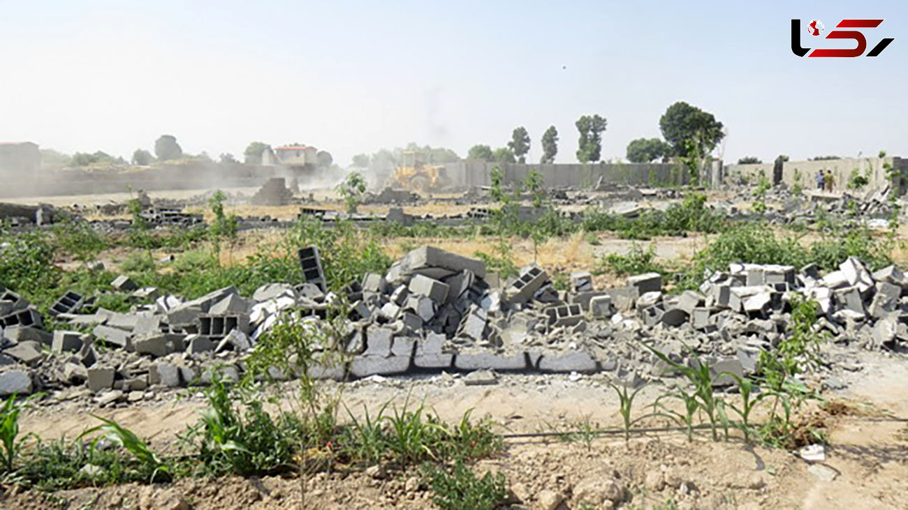 تخریب ساخت و سازهای غیر مجاز در اراضی کشاورزی پیشوا