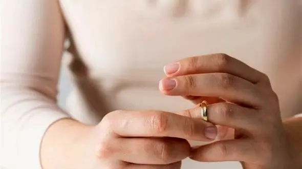 شرط حذف ازدواج و طلاق از شناسنامه چیست؟