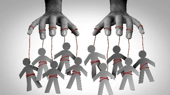 عبارات مخربی که افراد سمی برای کنترل ذهن شما به کار می‌ برند