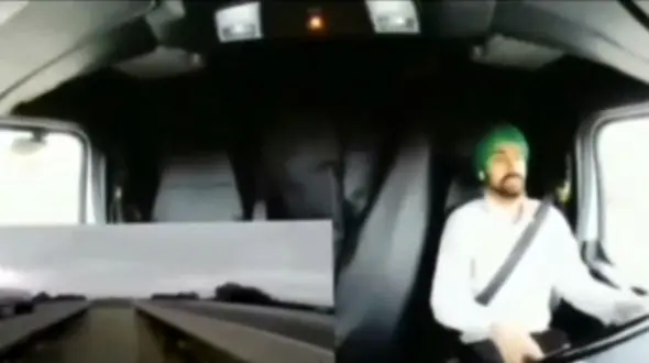 ببینید / عاقبت هولناک خوابیدن یک راننده تریلی پشت فرمان + فیلم