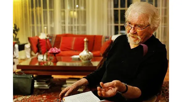 نویسنده مشهور ایرانی در بیمارستان ممنوع الملاقات شد 