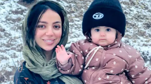 عکس مادر جوان و دختر 2 ساله اش / در بمباران منیریه تهران شهید شدند