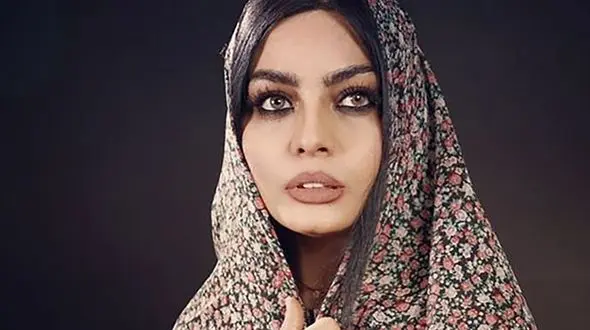 فیلم دلخوری صحرا اسداللهی: ما فقیر بودیم اما  شاید  نخوام کسی بدونه تو زمین خاکی نون لول میکردم با گوجه میخوردم /  شاید  میخواستم بگم از کالیفرنیا اومدم !