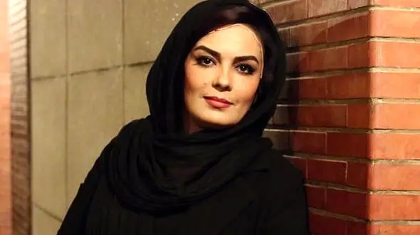 سارا خوئینی ها سیاه پوش از دست دادن پدر و برادر + عکس