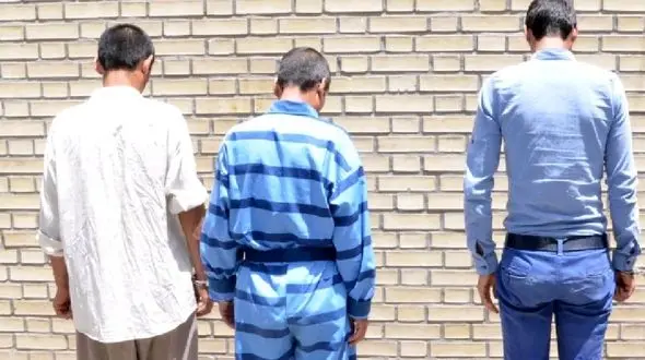 بازداشت جویندگان گنج قبل از خروج عتیقه ها از زمین / در ساوه رخ داد