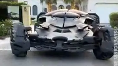 ماشین بتمن یا تانک؟ / فیلم ماشینی که همه را شوکه کرد