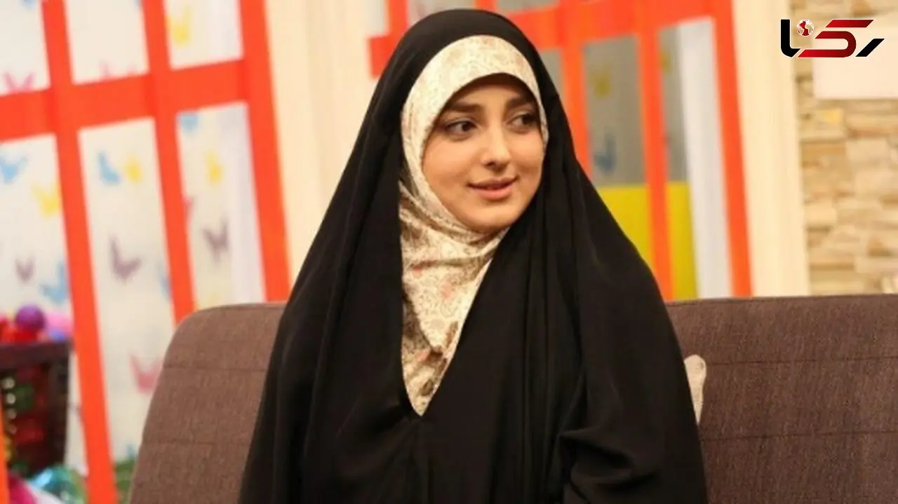 چیدمان میز باشکوه و تغییر دکوراسیون خاص خونه ستاره سادات قطبی به بهانه عید غدیر/ تابلوی سه بعدی، پارچه نویسی با تم مناسبتی، شیرینی های همرنگ و...