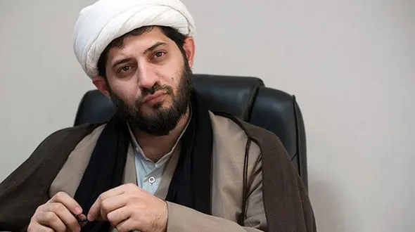 اعتراض دبیر ستاد امر به معروف به رفتار توهین آمیز یک مرد به زنان !