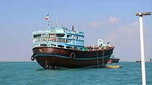 قایق تفریحی 13 زن و مرد گردشگر در سواحل کیش غرق شد/ وحشت مسافران در حال غرق شدن