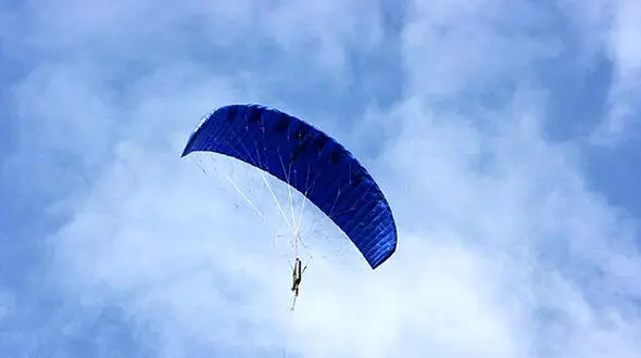 سقوط دو چترباز در کردکوی!